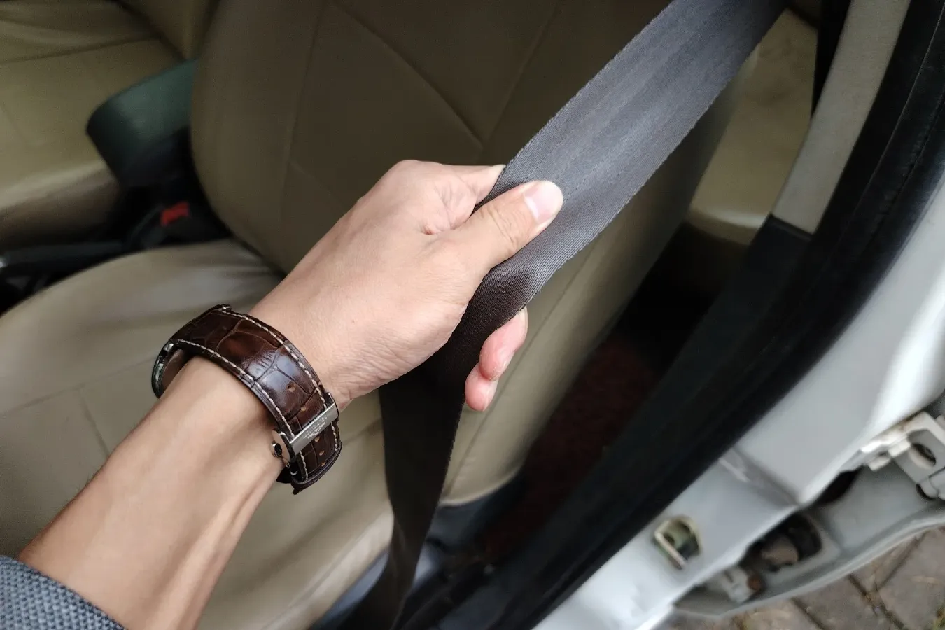 2012 DongFeng Aeolus H30 1.6L 106HP L4 5MT,autocango,china used car exporter,china ev exporter,chinese used car exporter,chinese used ev exporter