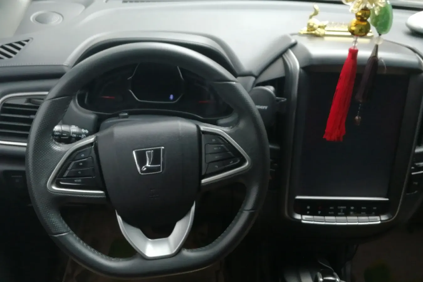 2017 Luxgen U5 SUV 1.6L 124HP L4 CVT,autocango,china used car exporter,china ev exporter,chinese used car exporter,chinese used ev exporter