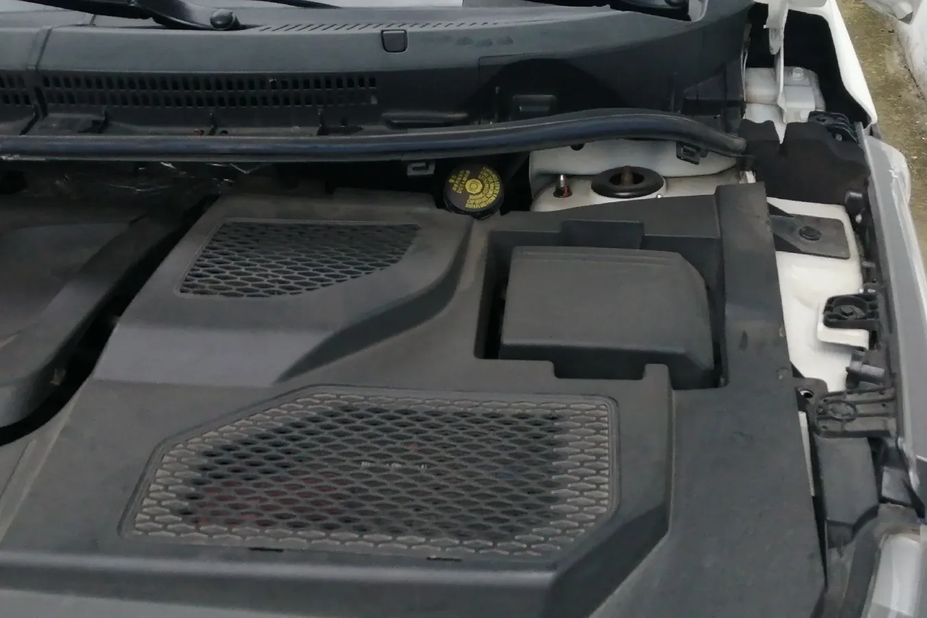 2017 Luxgen U5 SUV 1.6L 124HP L4 CVT,autocango,china used car exporter,china ev exporter,chinese used car exporter,chinese used ev exporter