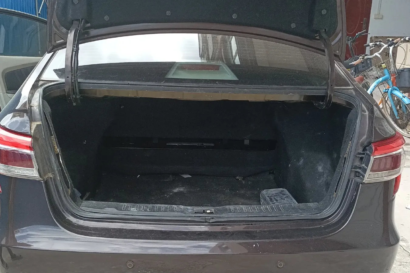 2015 Luxgen 5 1.8T 180HP L4 6AT,autocango,china used car exporter,china ev exporter,chinese used car exporter,chinese used ev exporter