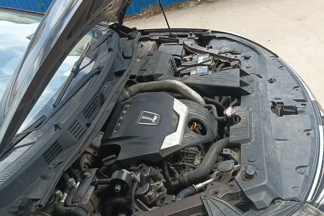 2015 Luxgen 5 1.8T 180HP L4 6AT,autocango,china used car exporter,china ev exporter,chinese used car exporter,chinese used ev exporter