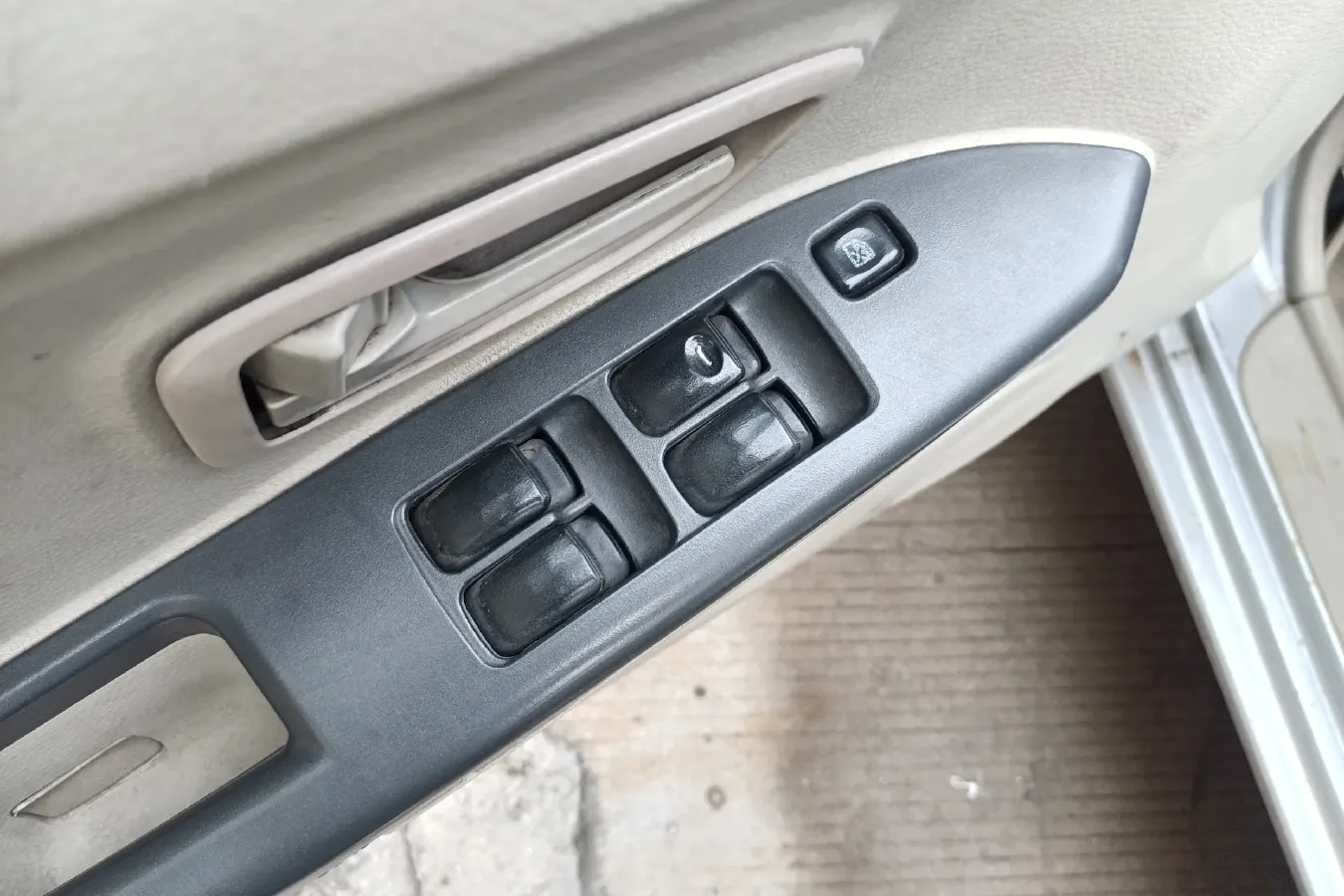 2012 Soueast V3 1.5L 120HP L4 5MT,autocango,china used car exporter,china ev exporter,chinese used car exporter,chinese used ev exporter