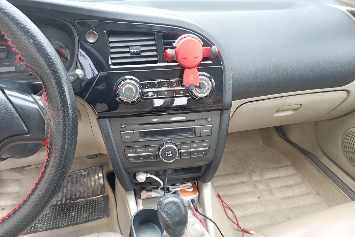 2012 Soueast V3 1.5L 120HP L4 5MT,autocango,china used car exporter,china ev exporter,chinese used car exporter,chinese used ev exporter