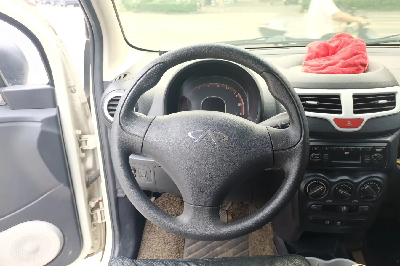 2013 Chery QQ 1.0L 69HP L3 5MT,autocango,china used car exporter,china ev exporter,chinese used car exporter,chinese used ev exporter