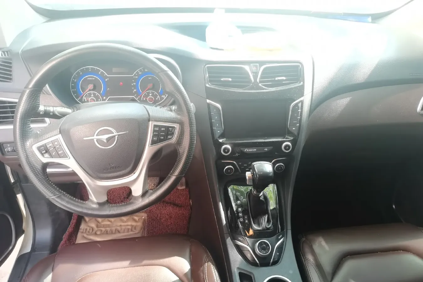 2016 HaiMa V70 1.5T 156HP L4 6AT,autocango,china used car exporter,china ev exporter,chinese used car exporter,chinese used ev exporter