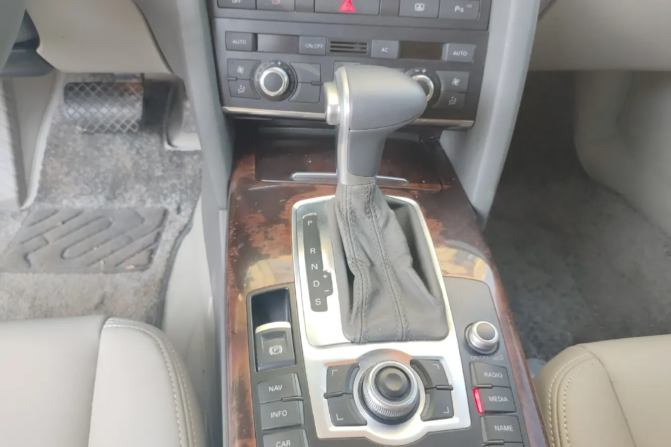 2010 Audi A6L 2.4L 177HP V6 CVT,autocango,china used car exporter,china ev exporter,chinese used car exporter,chinese used ev exporter