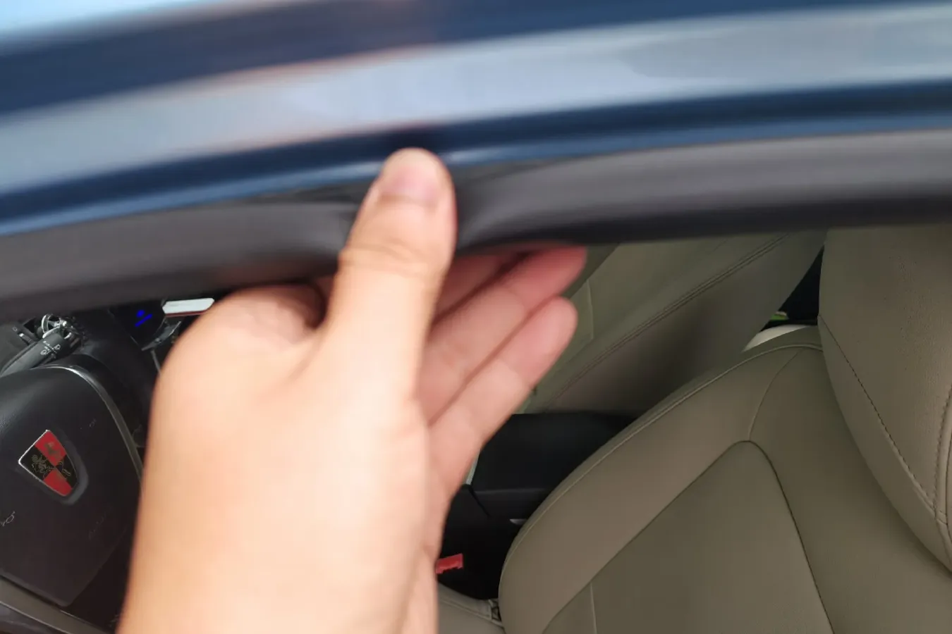 2014 Roewe e550 1.5L 109HP L4 2AT PHEV 11.8KWH,autocango,china used car exporter,china ev exporter,chinese used car exporter,chinese used ev exporter