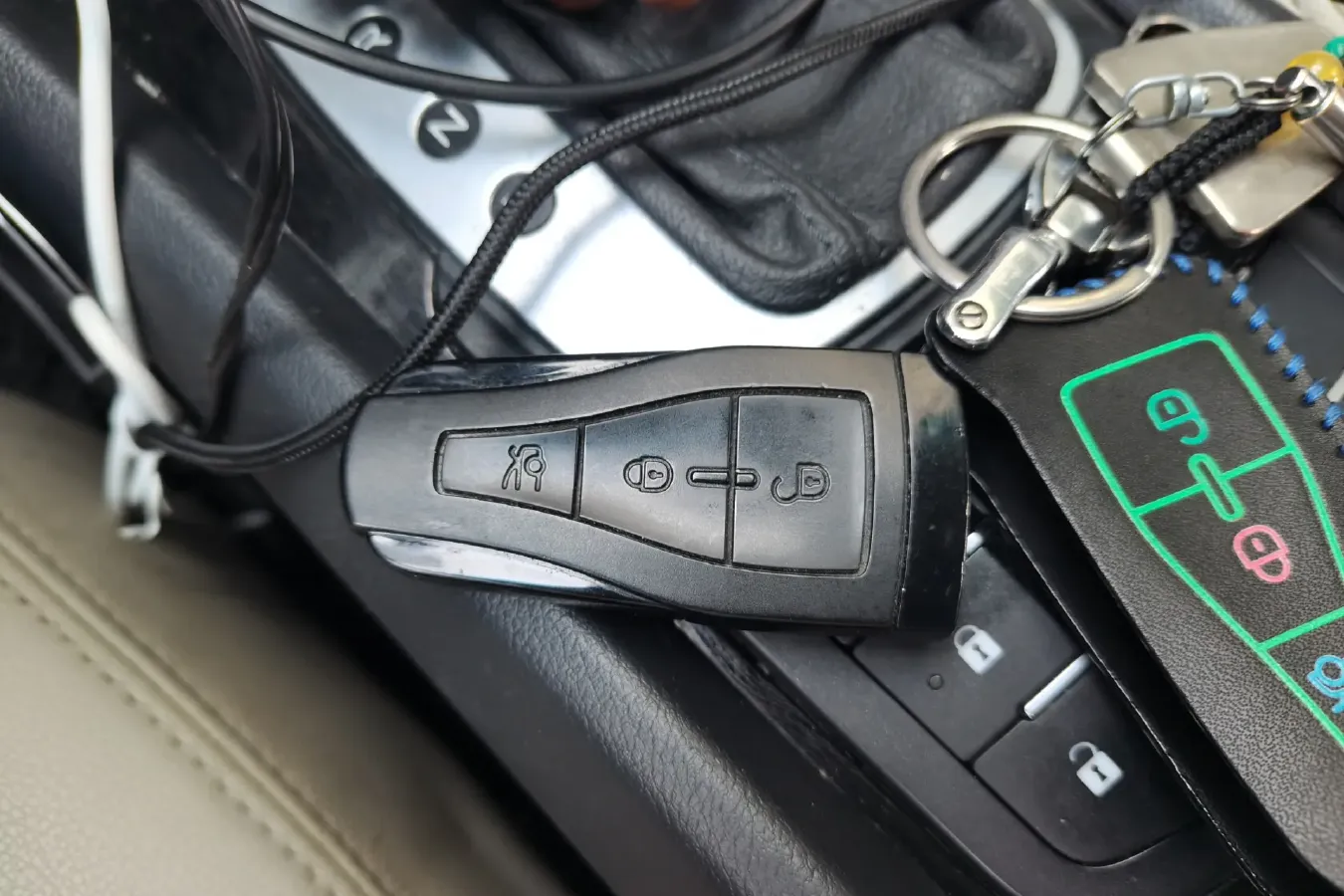 2014 Roewe e550 1.5L 109HP L4 2AT PHEV 11.8KWH,autocango,china used car exporter,china ev exporter,chinese used car exporter,chinese used ev exporter