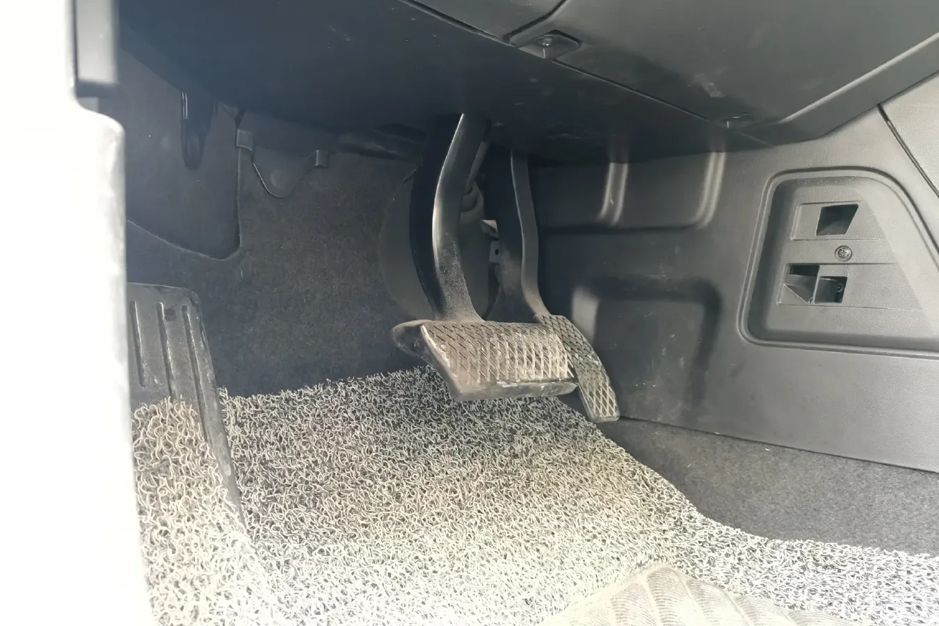 2014 Roewe e550 1.5L 109HP L4 2AT PHEV 11.8KWH,autocango,china used car exporter,china ev exporter,chinese used car exporter,chinese used ev exporter