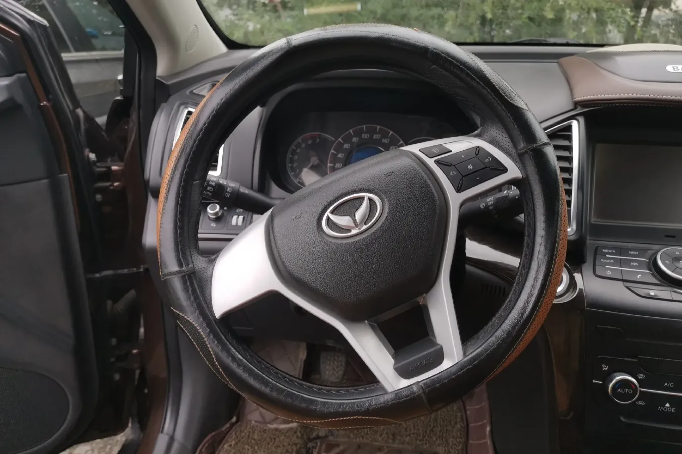 2016 BAIC Hyosow S6 1.5T 150HP L4 6MT,autocango,china used car exporter,china ev exporter,chinese used car exporter,chinese used ev exporter