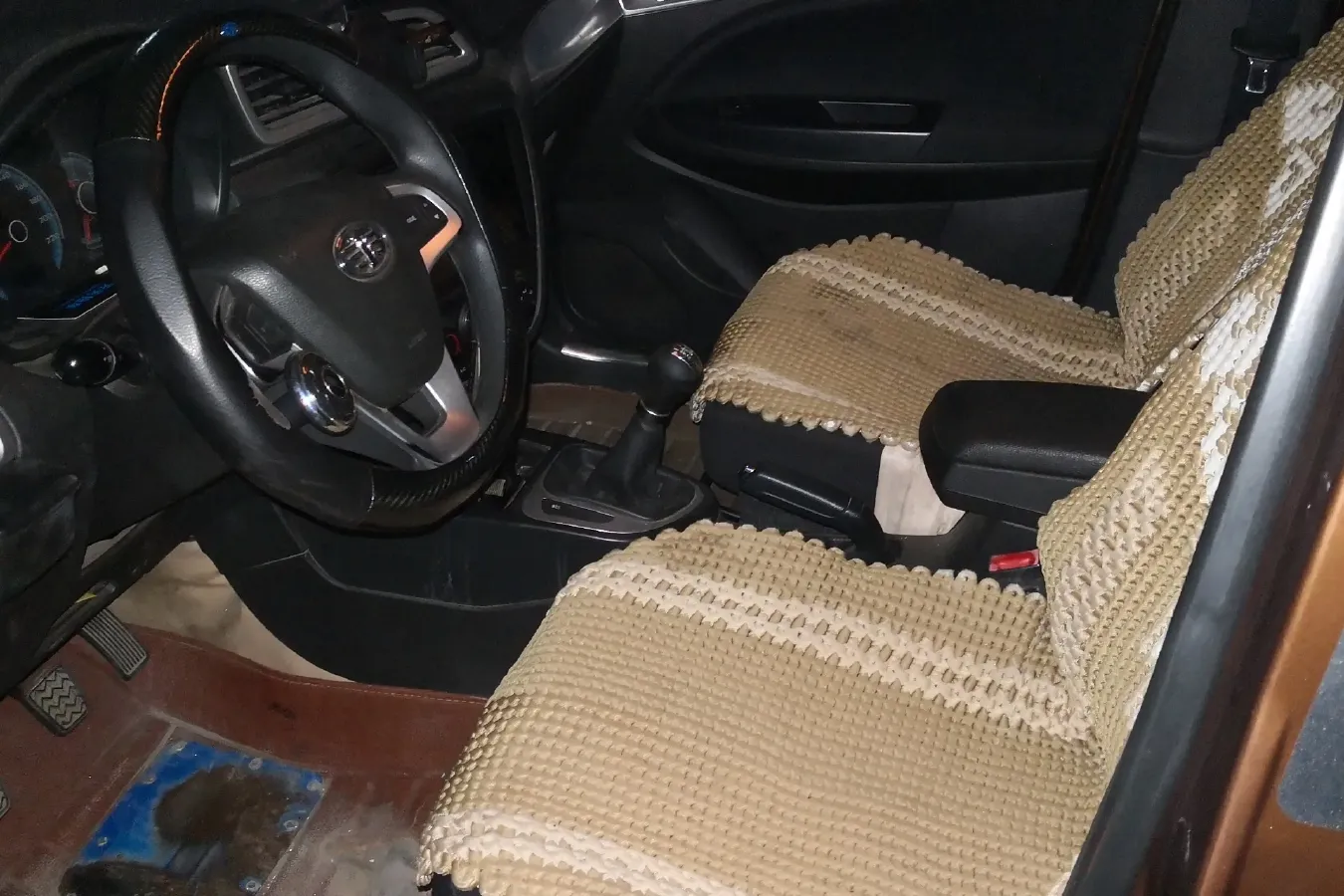 2015 FAW Jumpal D60 1.5L 102HP L4 5MT,autocango,china used car exporter,china ev exporter,chinese used car exporter,chinese used ev exporter