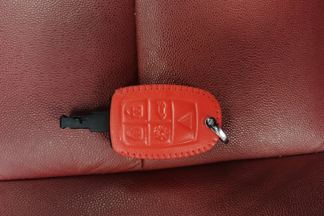 2012 Volvo C30 2.0L 145HP L4 6DCT,autocango,china used car exporter,china ev exporter,chinese used car exporter,chinese used ev exporter