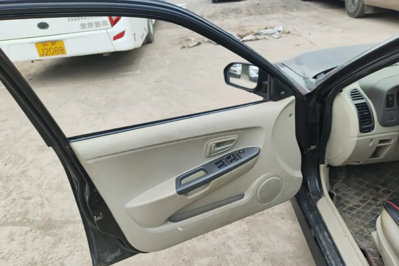 2011 Soueast V3 1.5L 120HP L4 CVT,autocango,china used car exporter,china ev exporter,chinese used car exporter,chinese used ev exporter