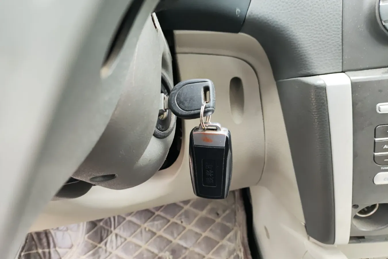 2011 Soueast V3 1.5L 120HP L4 CVT,autocango,china used car exporter,china ev exporter,chinese used car exporter,chinese used ev exporter