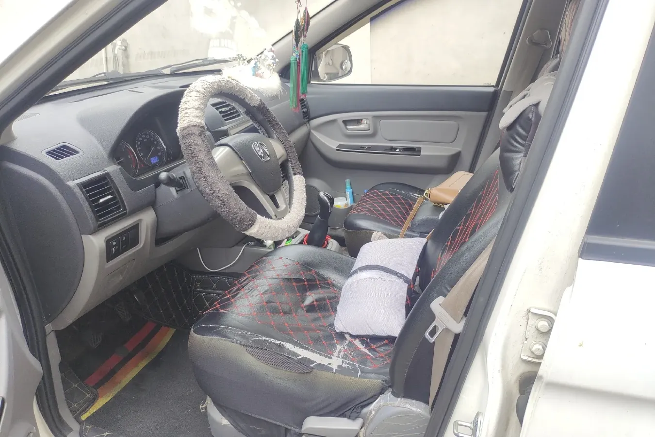 2014 BAIC WeiWang M20 1.5L 102HP L4 5MT,autocango,china used car exporter,china ev exporter,chinese used car exporter,chinese used ev exporter