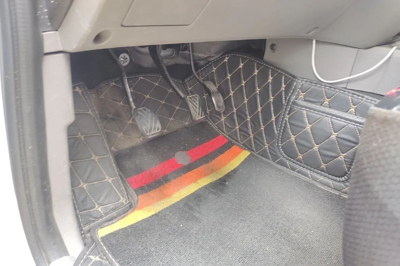 2014 BAIC WeiWang M20 1.5L 102HP L4 5MT,autocango,china used car exporter,china ev exporter,chinese used car exporter,chinese used ev exporter