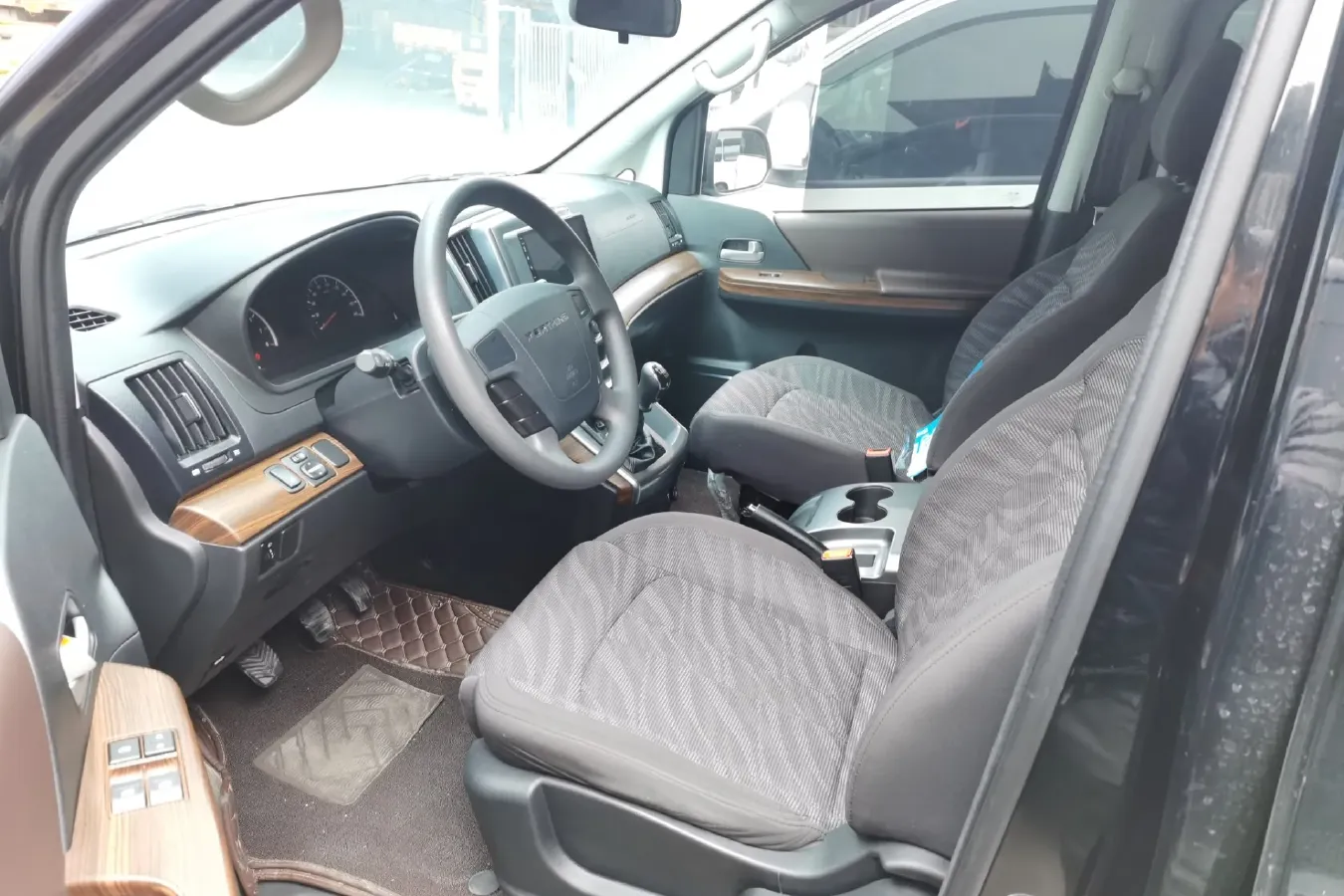 2021 DongFeng Forthing LingZhi Plus 2.0L 133HP L4 6MT,autocango,china used car exporter,china ev exporter,chinese used car exporter,chinese used ev exporter