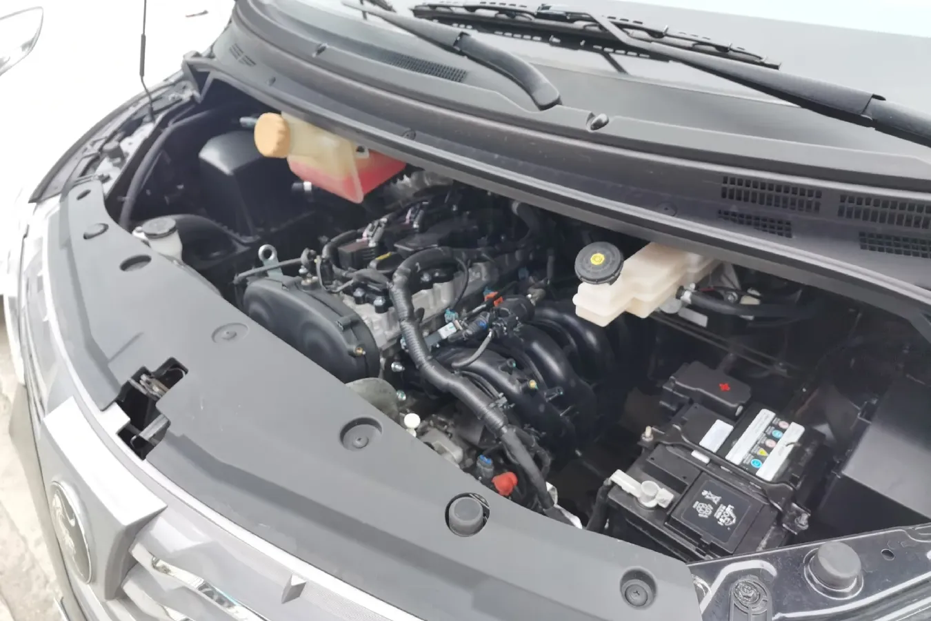 2021 DongFeng Forthing LingZhi Plus 2.0L 133HP L4 6MT,autocango,china used car exporter,china ev exporter,chinese used car exporter,chinese used ev exporter