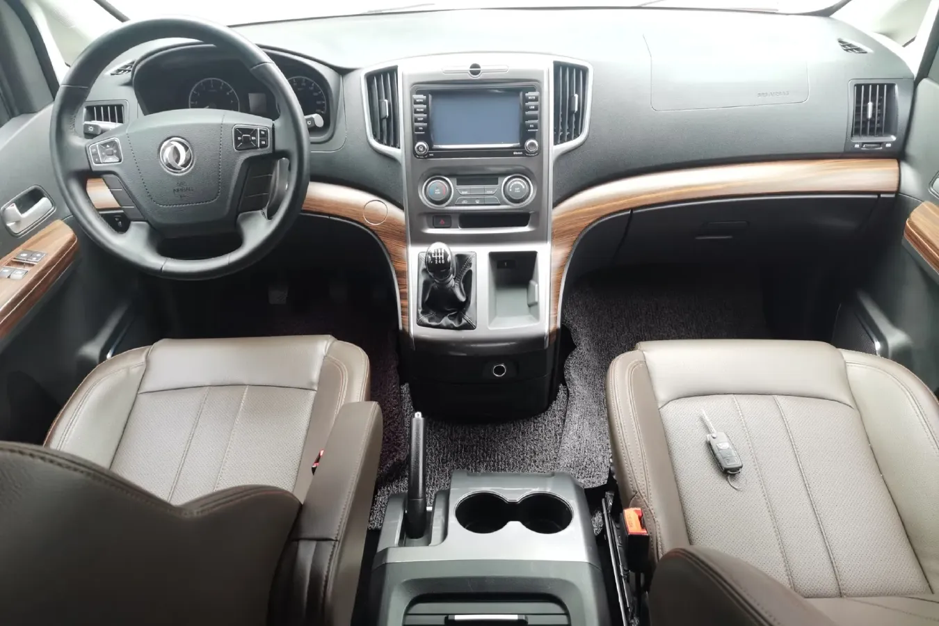 2021 DongFeng Forthing LingZhi Plus 2.0L 133HP L4 6MT,autocango,china used car exporter,china ev exporter,chinese used car exporter,chinese used ev exporter