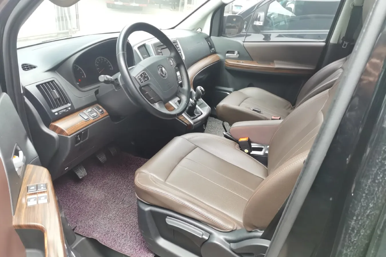 2021 DongFeng Forthing LingZhi Plus 2.0L 133HP L4 6MT,autocango,china used car exporter,china ev exporter,chinese used car exporter,chinese used ev exporter