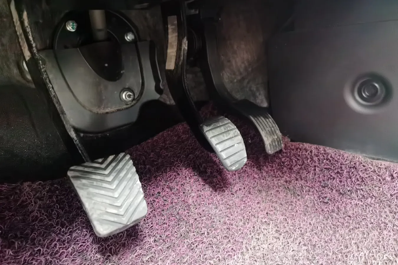 2021 DongFeng Forthing LingZhi Plus 2.0L 133HP L4 6MT,autocango,china used car exporter,china ev exporter,chinese used car exporter,chinese used ev exporter