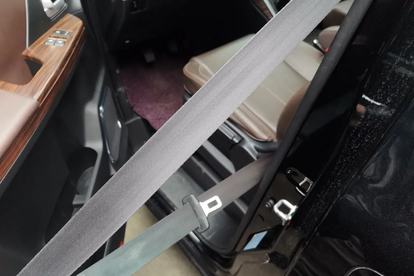 2021 DongFeng Forthing LingZhi Plus 2.0L 133HP L4 6MT,autocango,china used car exporter,china ev exporter,chinese used car exporter,chinese used ev exporter