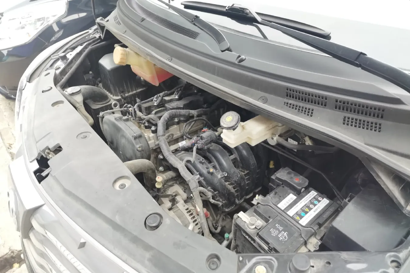 2021 DongFeng Forthing LingZhi Plus 2.0L 133HP L4 6MT,autocango,china used car exporter,china ev exporter,chinese used car exporter,chinese used ev exporter