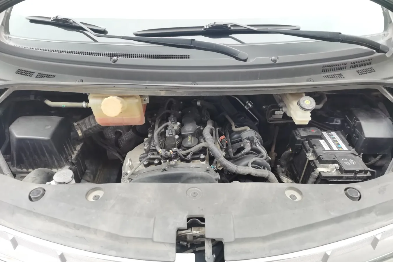 2021 DongFeng Forthing LingZhi Plus 2.0L 133HP L4 6MT,autocango,china used car exporter,china ev exporter,chinese used car exporter,chinese used ev exporter