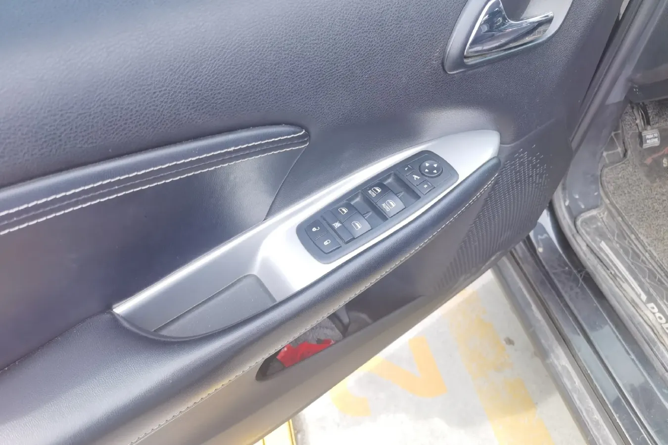 2013 Dodge JCUV 2.4L 170HP L4 6AT,autocango,china used car exporter,china ev exporter,chinese used car exporter,chinese used ev exporter