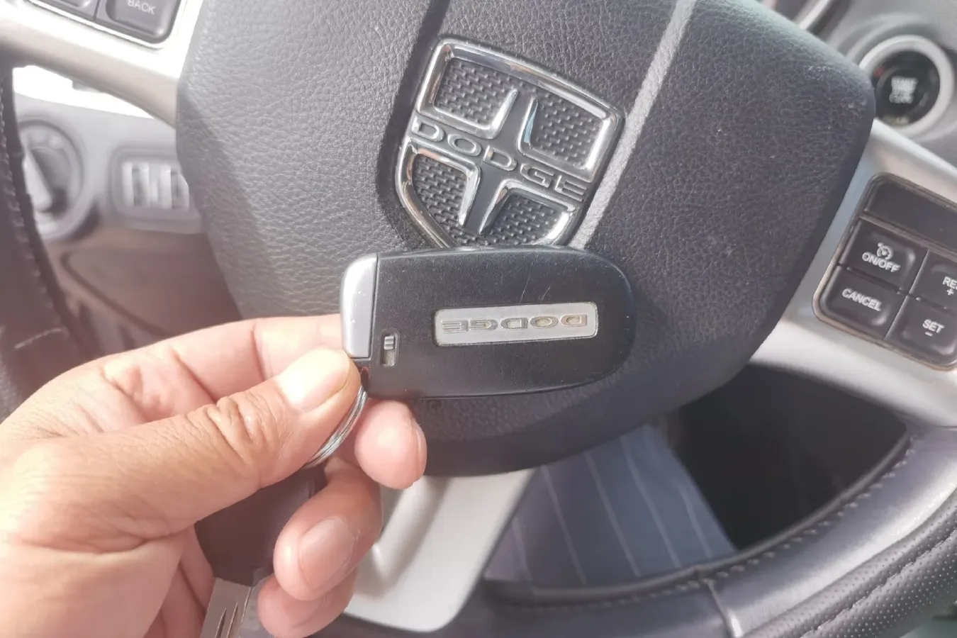 2013 Dodge JCUV 2.4L 170HP L4 6AT,autocango,china used car exporter,china ev exporter,chinese used car exporter,chinese used ev exporter