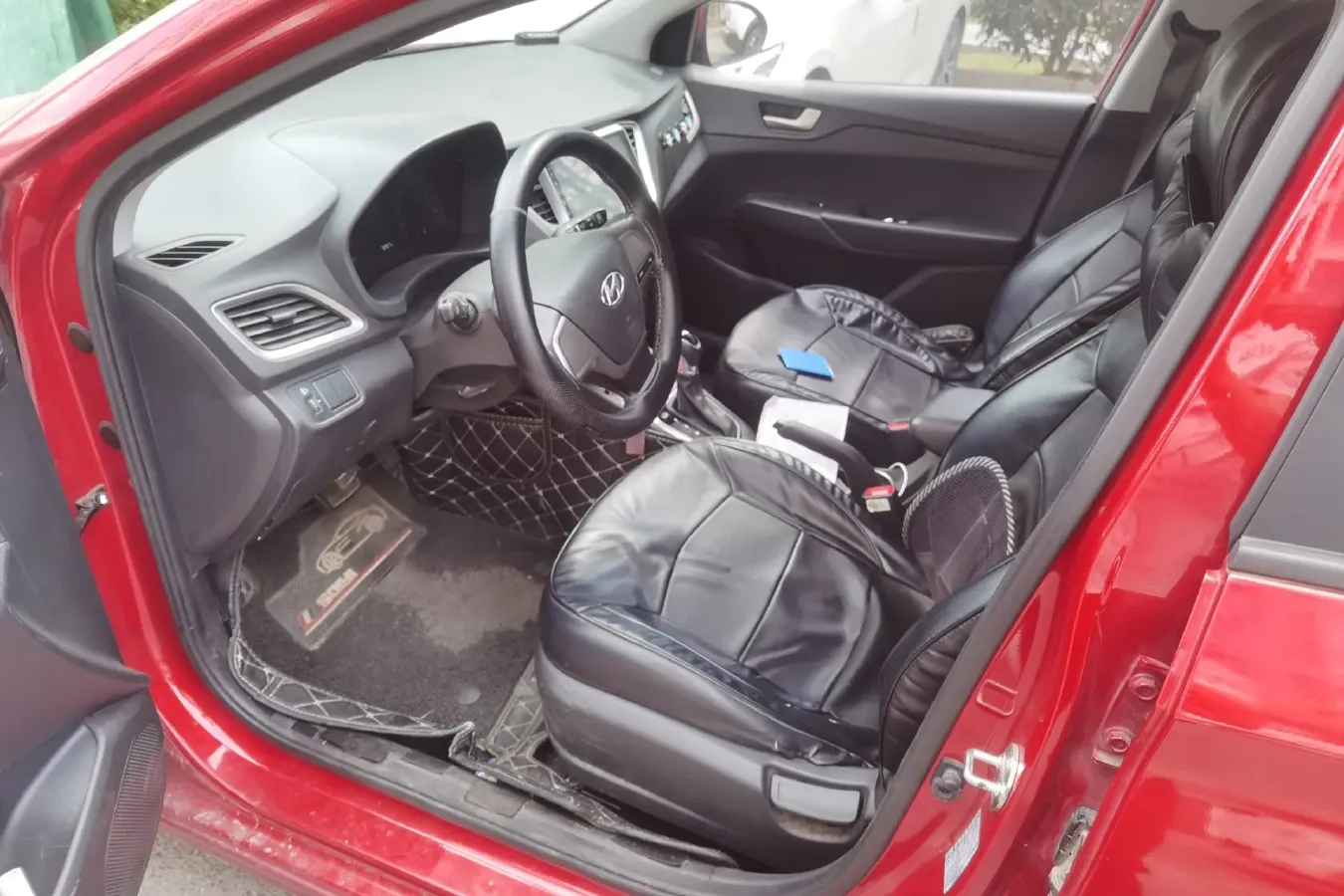 2017 Hyundai Verna RV 1.4L 100HP L4 6AT,autocango,china used car exporter,china ev exporter,chinese used car exporter,chinese used ev exporter