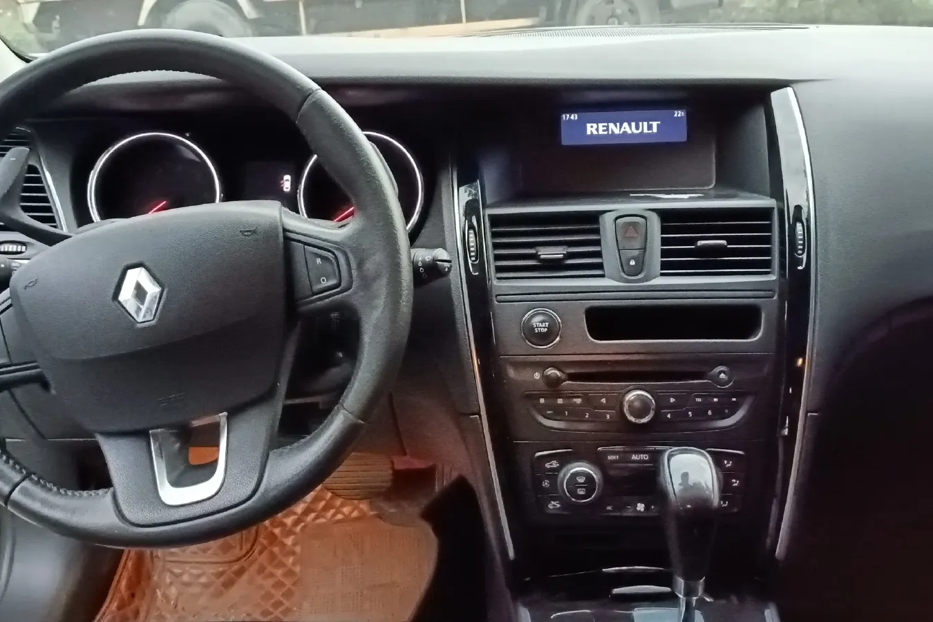 2012 Renault  Talisman 2.5L 190HP V6 6AT,autocango,china used car exporter,china ev exporter,chinese used car exporter,chinese used ev exporter