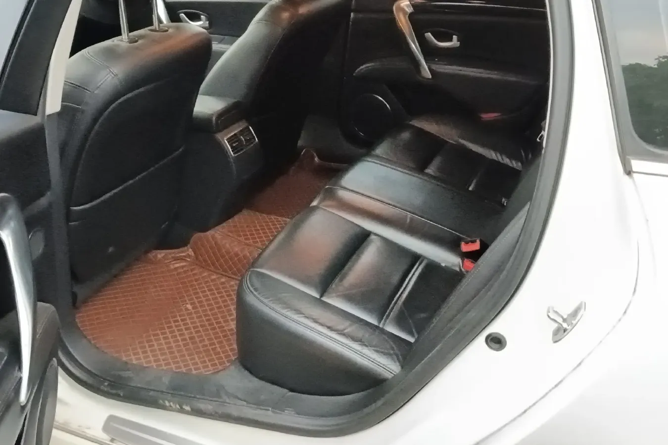 2012 Renault  Talisman 2.5L 190HP V6 6AT,autocango,china used car exporter,china ev exporter,chinese used car exporter,chinese used ev exporter