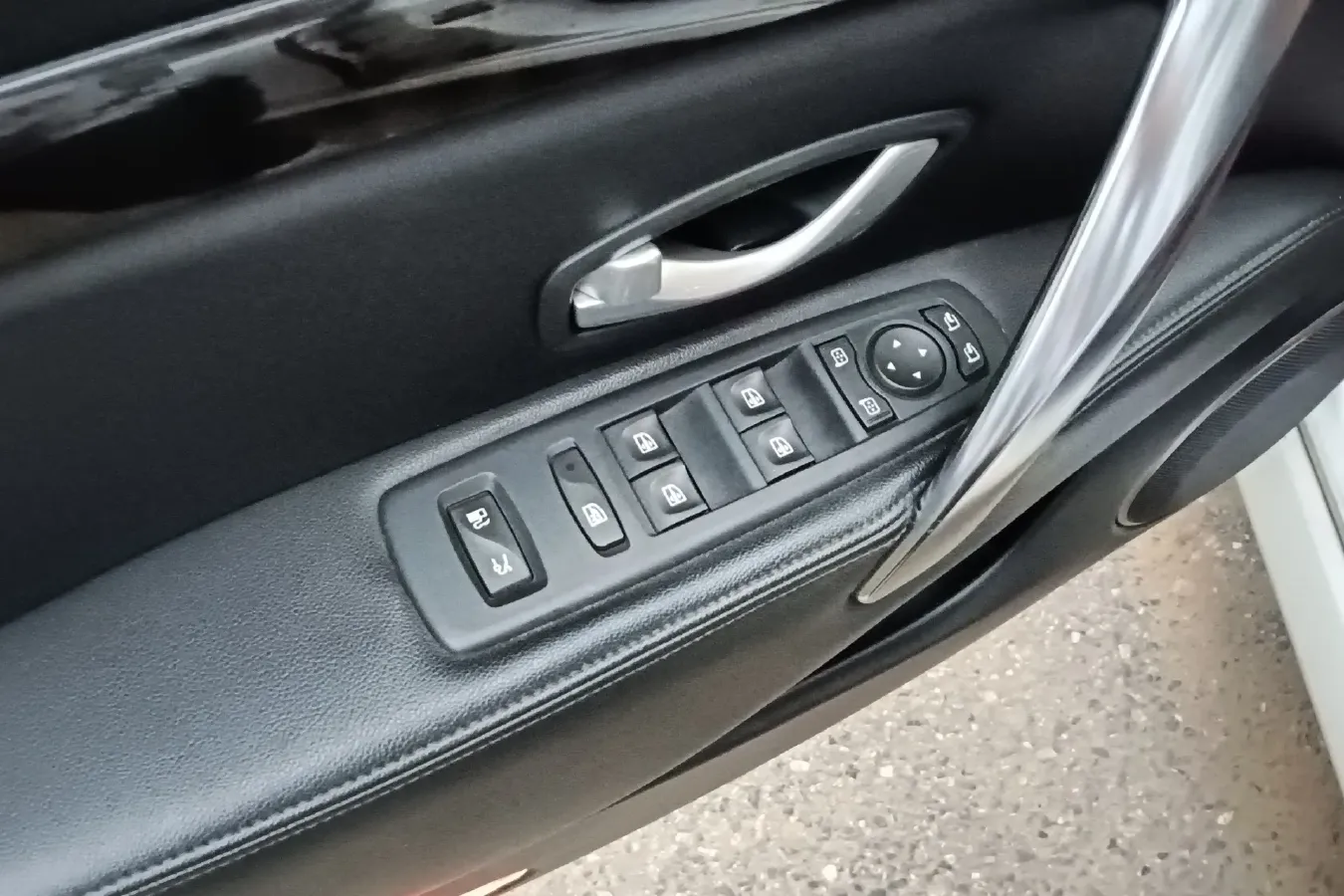 2012 Renault  Talisman 2.5L 190HP V6 6AT,autocango,china used car exporter,china ev exporter,chinese used car exporter,chinese used ev exporter