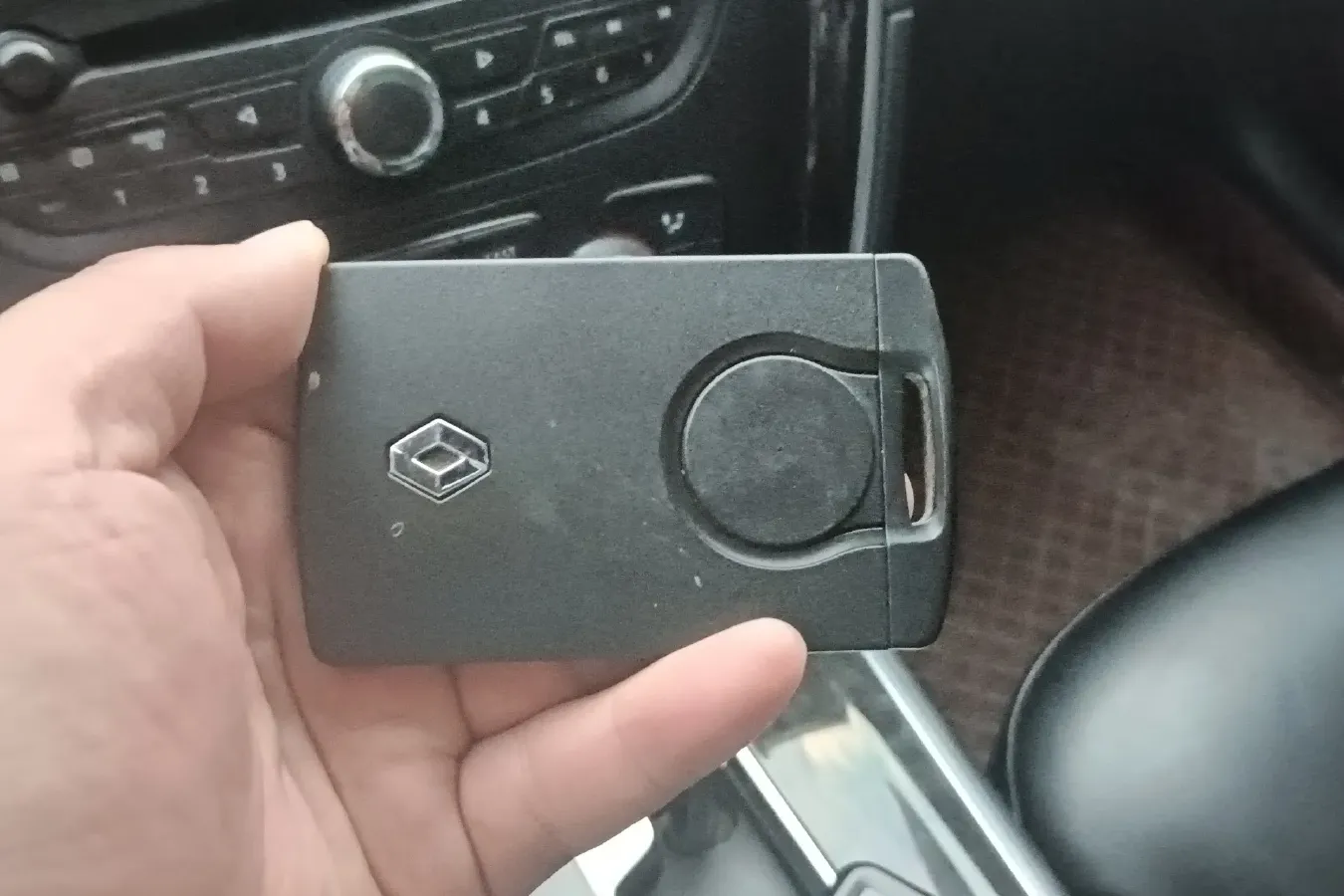 2012 Renault  Talisman 2.5L 190HP V6 6AT,autocango,china used car exporter,china ev exporter,chinese used car exporter,chinese used ev exporter