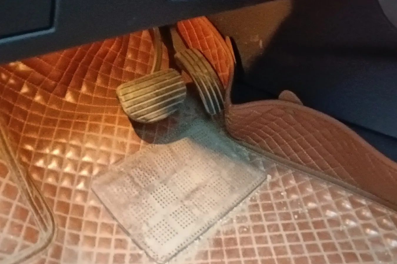 2012 Renault  Talisman 2.5L 190HP V6 6AT,autocango,china used car exporter,china ev exporter,chinese used car exporter,chinese used ev exporter