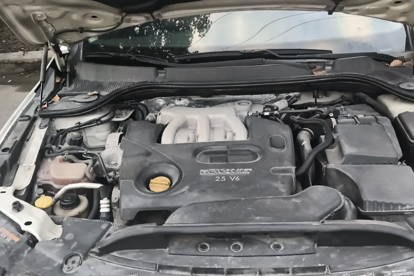 2012 Renault  Talisman 2.5L 190HP V6 6AT,autocango,china used car exporter,china ev exporter,chinese used car exporter,chinese used ev exporter