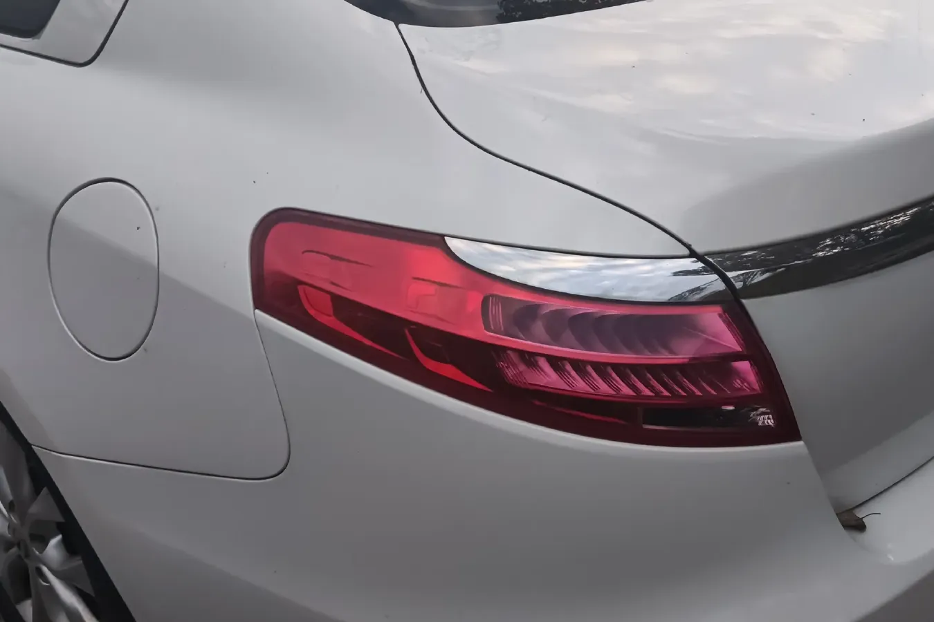 2012 Renault  Talisman 2.5L 190HP V6 6AT,autocango,china used car exporter,china ev exporter,chinese used car exporter,chinese used ev exporter