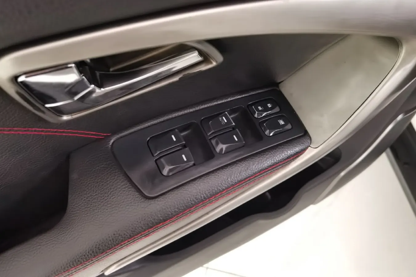 2016 HawTai Santafe 1.5T 156HP L4 6MT,autocango,china used car exporter,china ev exporter,chinese used car exporter,chinese used ev exporter