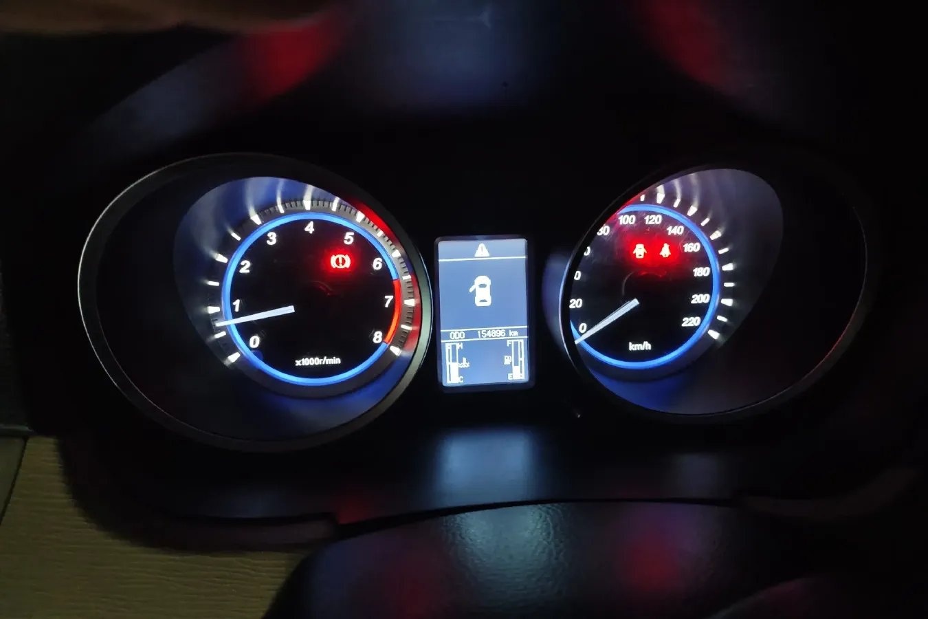 2015 Soueast V5 1.5L 120HP L4 5MT,autocango,china used car exporter,china ev exporter,chinese used car exporter,chinese used ev exporter