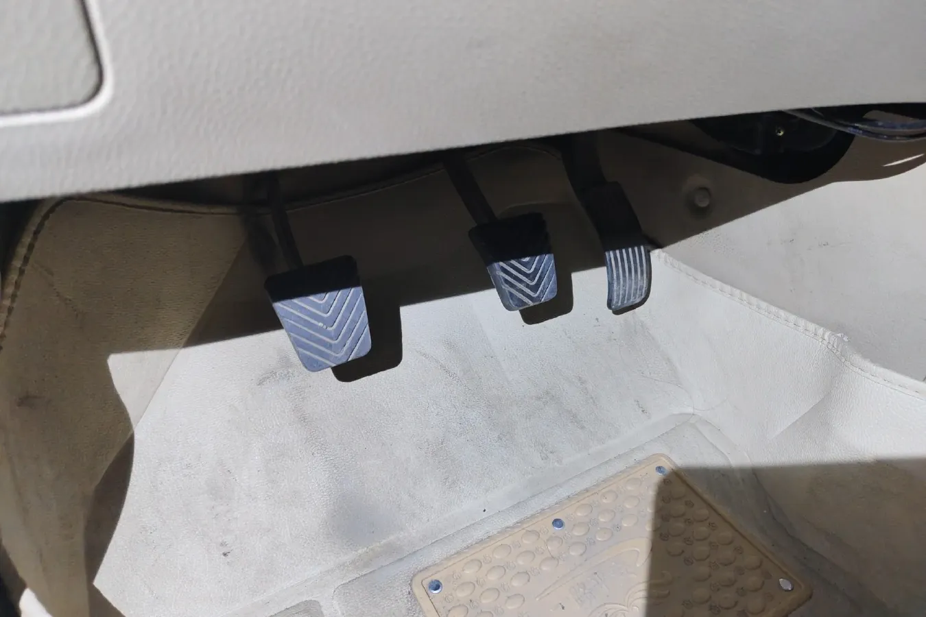 2015 Soueast V5 1.5L 120HP L4 5MT,autocango,china used car exporter,china ev exporter,chinese used car exporter,chinese used ev exporter