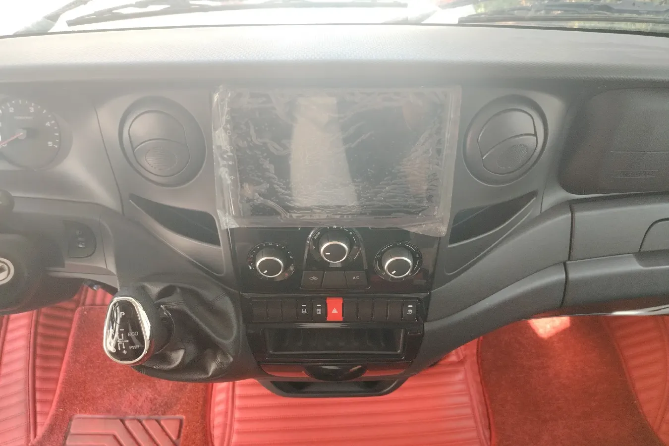 2017 Iveco BaoDi 3.0T 146HP L4 6MT,autocango,china used car exporter,china ev exporter,chinese used car exporter,chinese used ev exporter