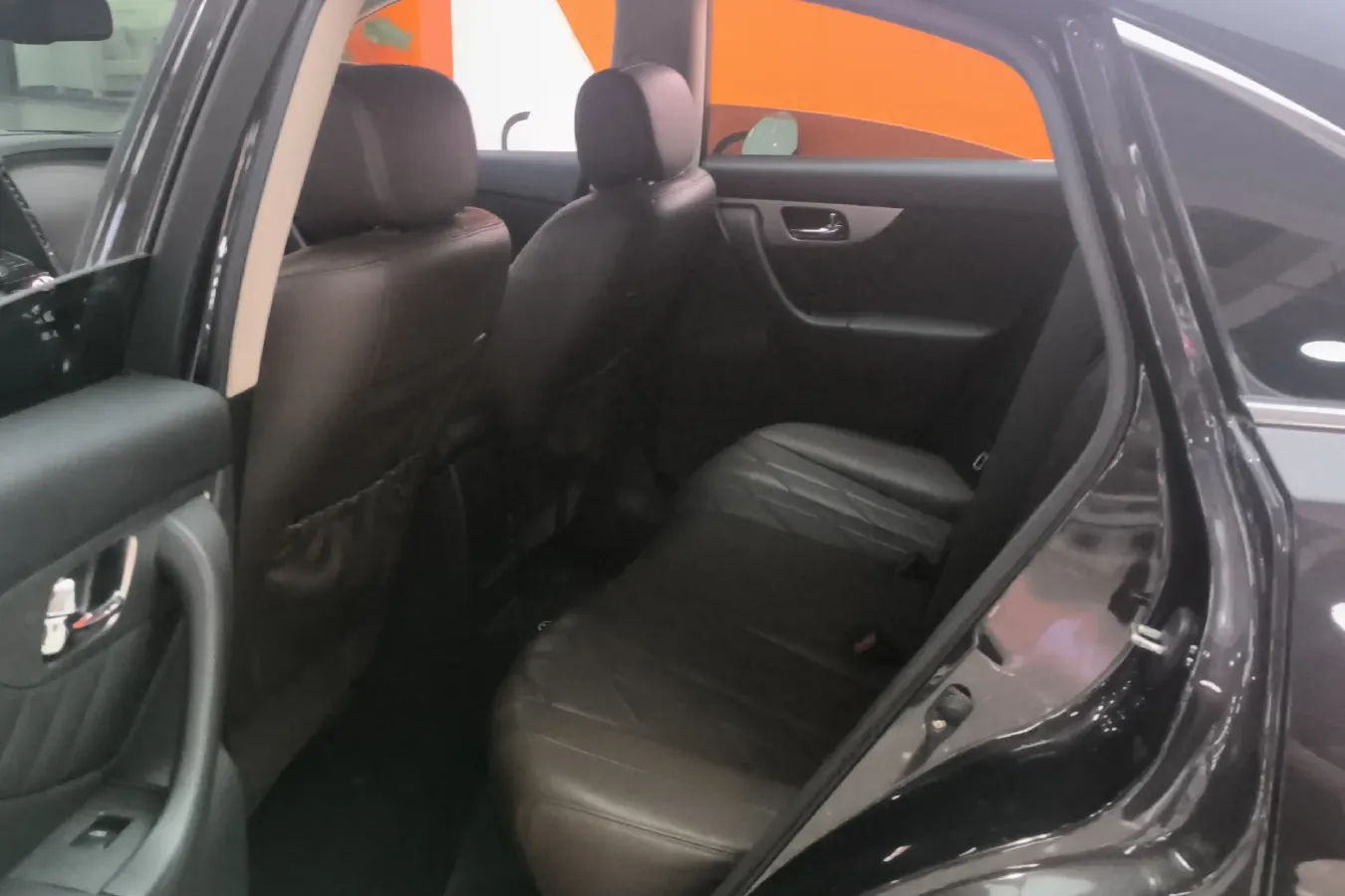 2013 Infiniti QX70 3.7L 351HP V6 7AT,autocango,china used car exporter,china ev exporter,chinese used car exporter,chinese used ev exporter