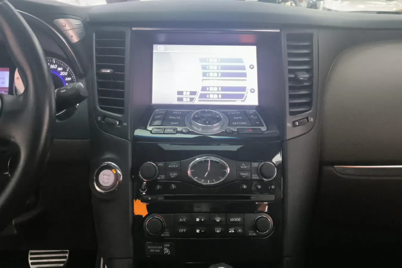 2013 Infiniti QX70 3.7L 351HP V6 7AT,autocango,china used car exporter,china ev exporter,chinese used car exporter,chinese used ev exporter