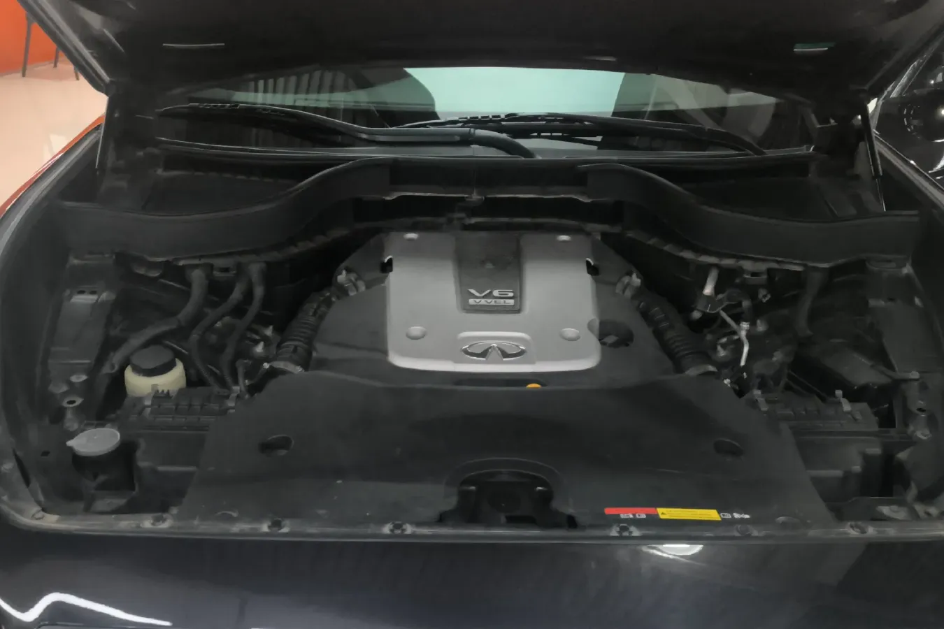 2013 Infiniti QX70 3.7L 351HP V6 7AT,autocango,china used car exporter,china ev exporter,chinese used car exporter,chinese used ev exporter