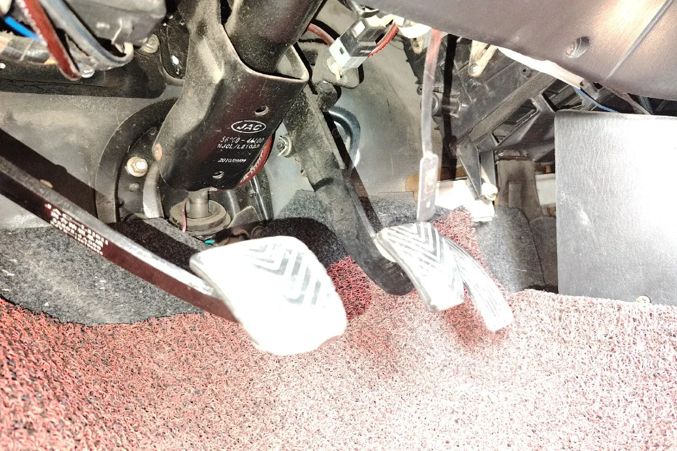 2011 JAC Refine 2.0L 136HP L4 5MT,autocango,china used car exporter,china ev exporter,chinese used car exporter,chinese used ev exporter