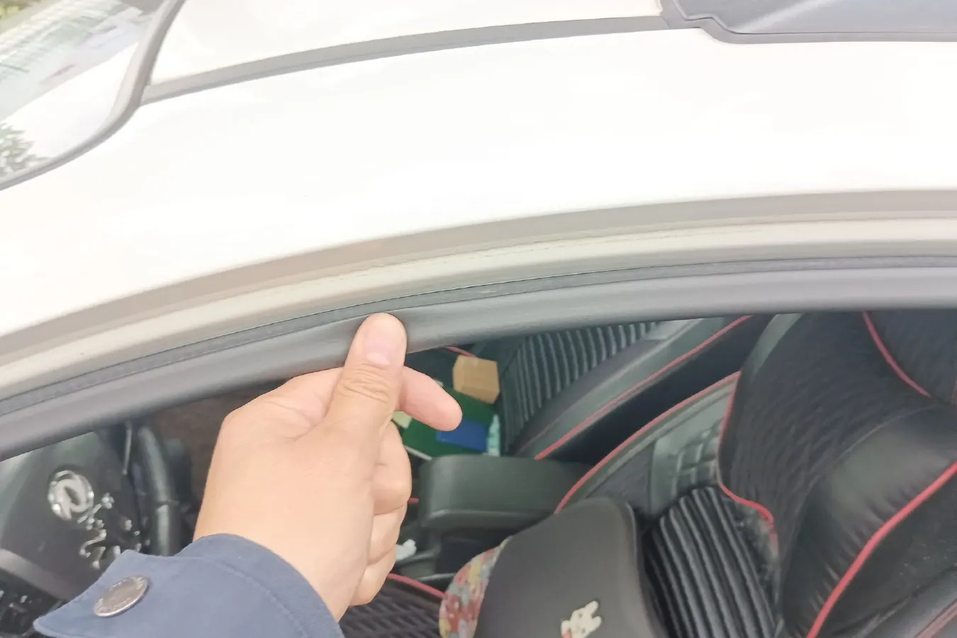 2013 DongFeng Aeolus H30 1.5L 116HP L4 5MT,autocango,china used car exporter,china ev exporter,chinese used car exporter,chinese used ev exporter