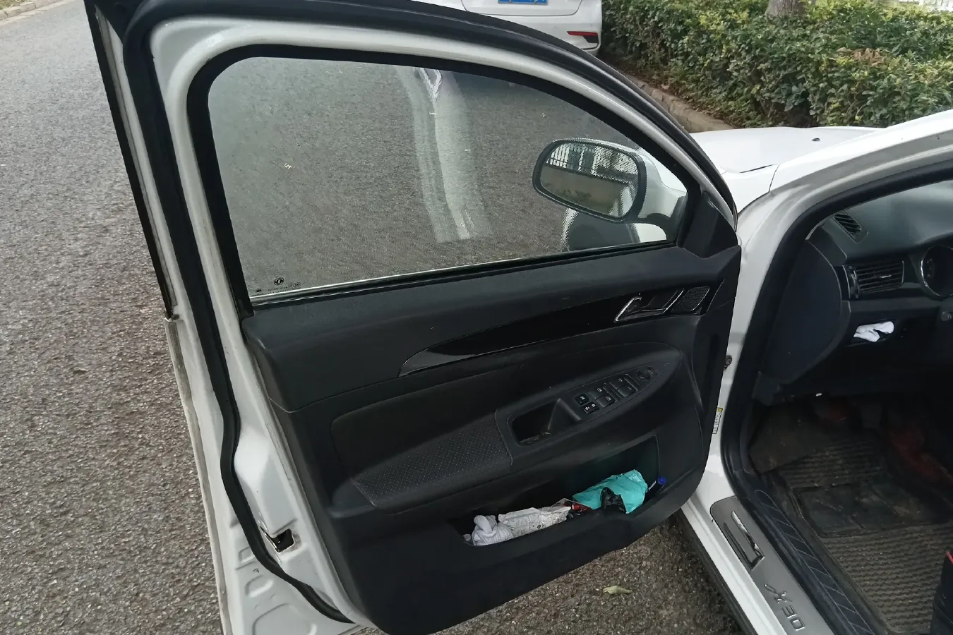 2013 DongFeng Aeolus H30 1.5L 116HP L4 5MT,autocango,china used car exporter,china ev exporter,chinese used car exporter,chinese used ev exporter