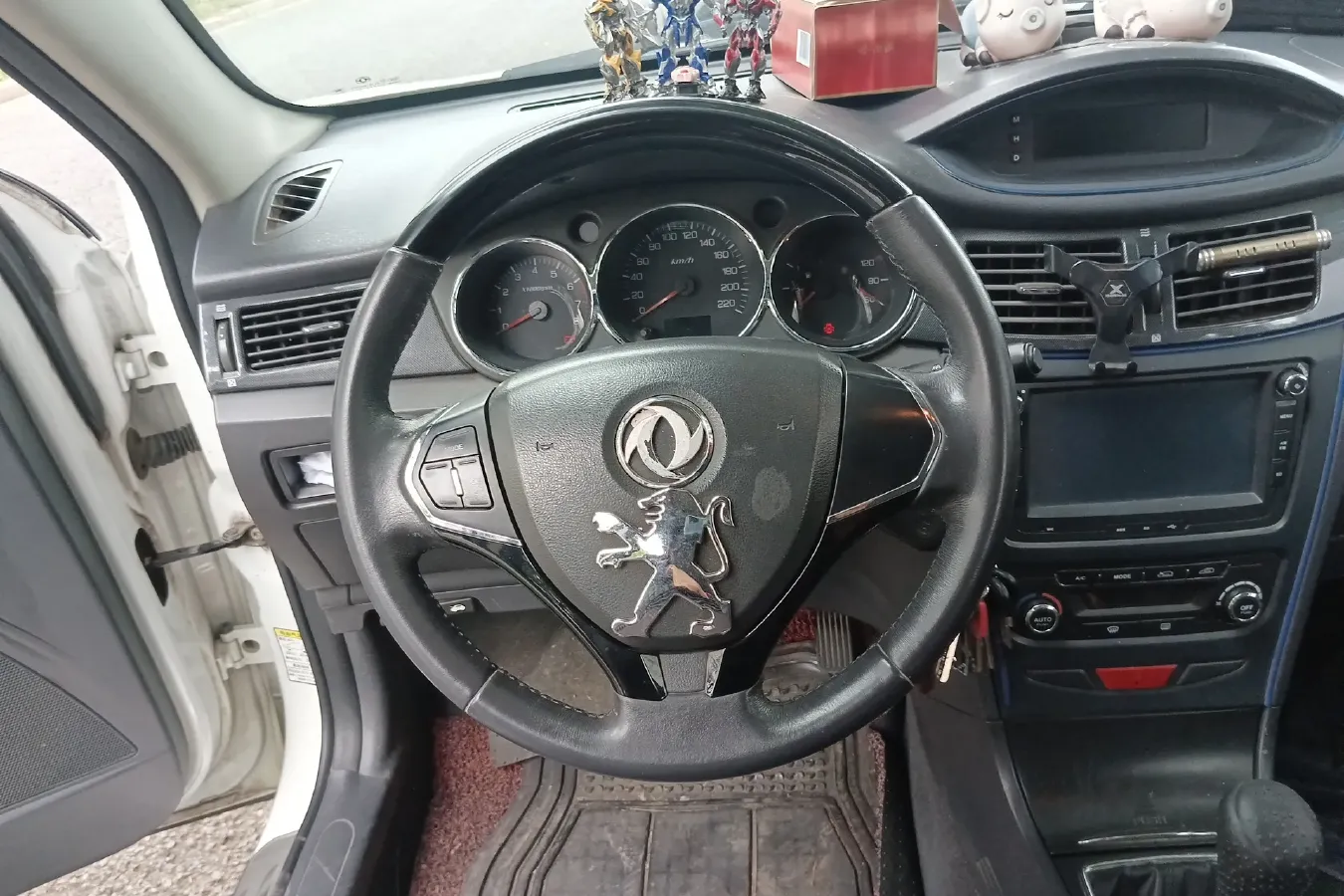 2013 DongFeng Aeolus H30 1.5L 116HP L4 5MT,autocango,china used car exporter,china ev exporter,chinese used car exporter,chinese used ev exporter