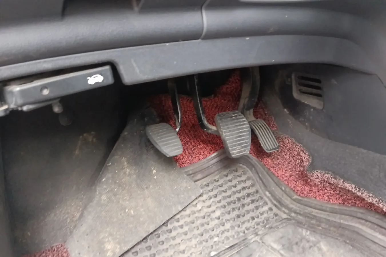 2013 DongFeng Aeolus H30 1.5L 116HP L4 5MT,autocango,china used car exporter,china ev exporter,chinese used car exporter,chinese used ev exporter